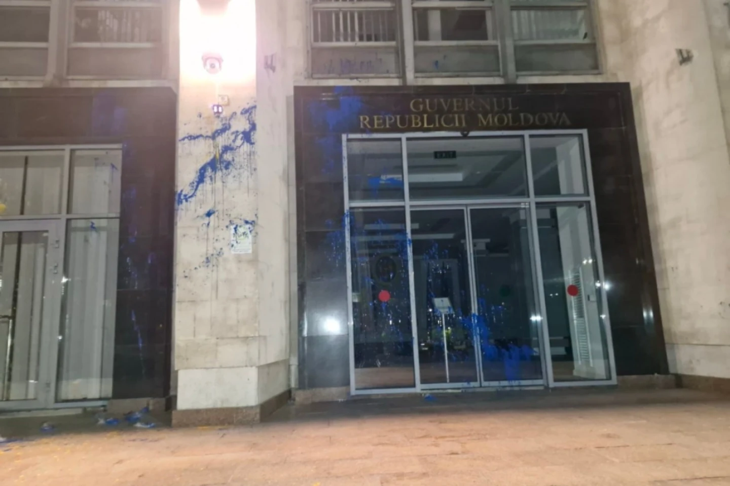 Instruiți la Moscova să vandalizeze instituțiile statului și plătiți cu 5000 de euro 