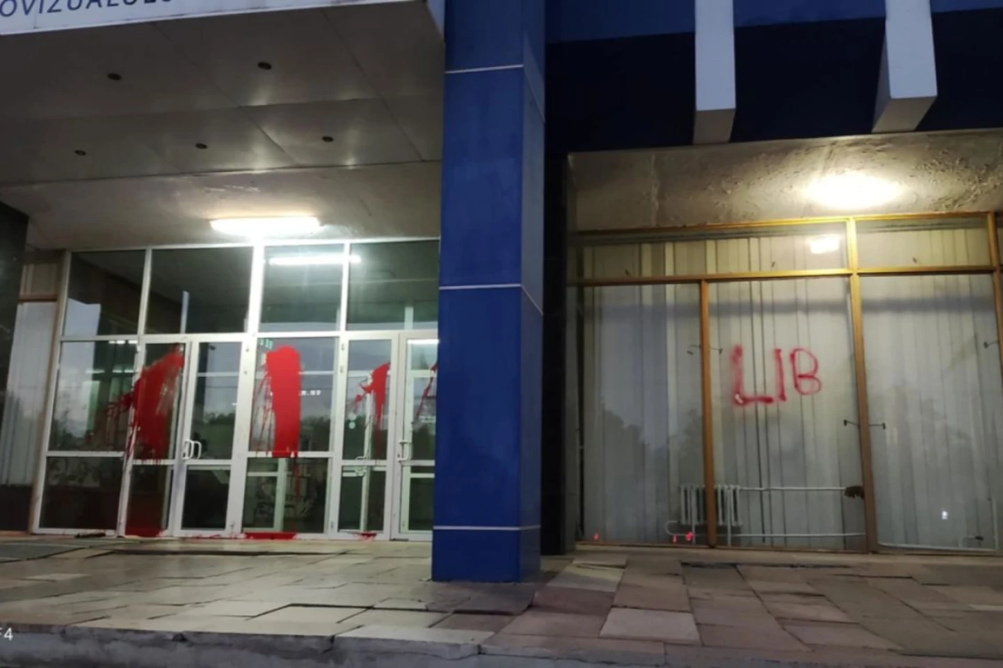 Clădiri guvernamentale vandalizate la Chișinău de persoane instruite la Moscova