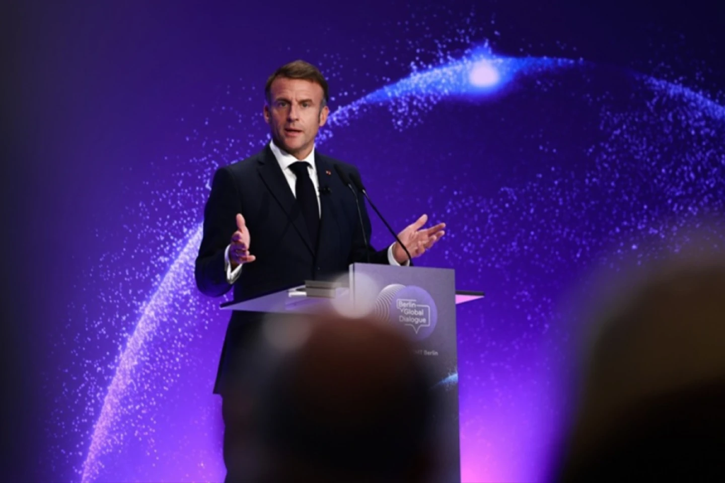 Încrederea francezilor în Emmanuel Macron este la cel mai scăzut nivel de la alegerea sa