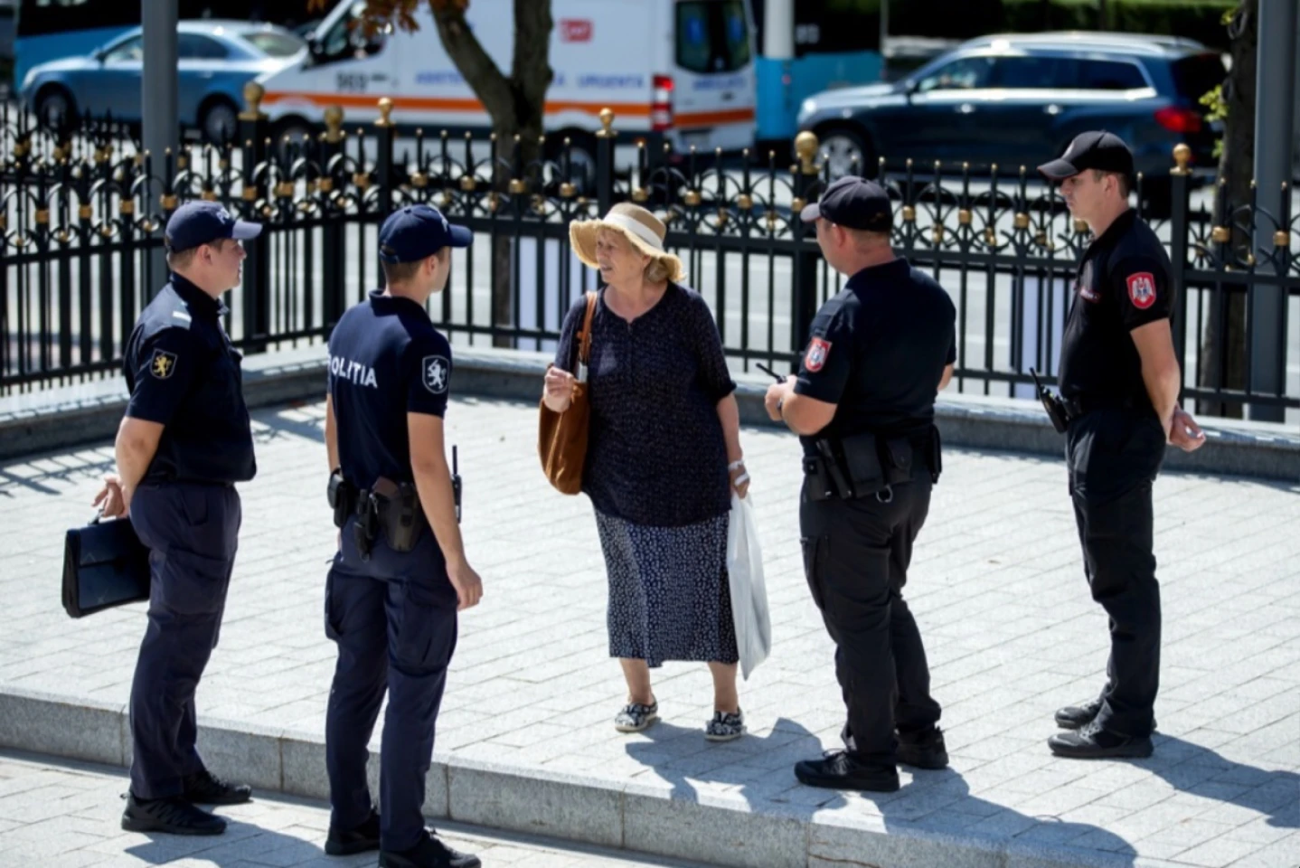 Poliția a început identificarea moldovenilor implicați în coruperea alegătorilor prin banca rusă Promsvyazbank