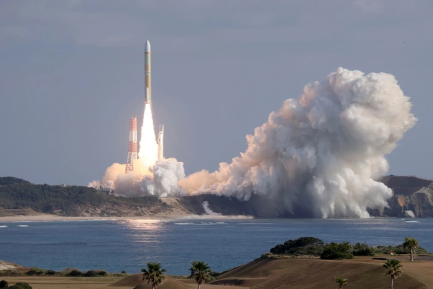 Japonia a lansat primul satelit din lume construit din lemn