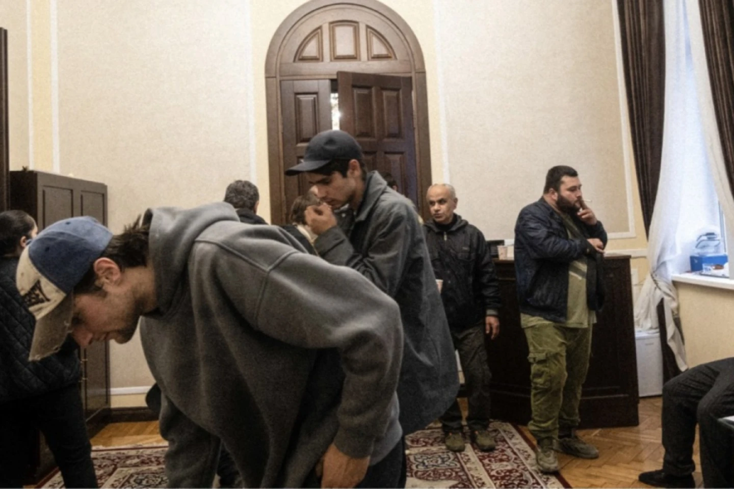 Clădirea președinției din Abhazia, ocupată de protestatarii care cer demisia președintelui