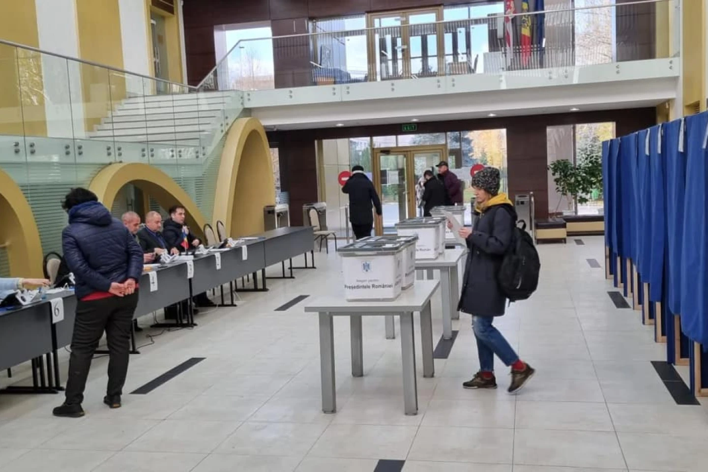 Peste 80 de mii de moldoveni cu cetățenie română au votat la prezidențiale din România