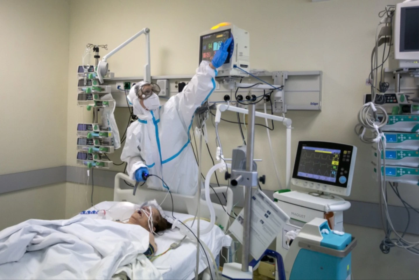 Când greșeala medicală se transformă în crimă sau încătușarea medicilor și tăcerea sistemului