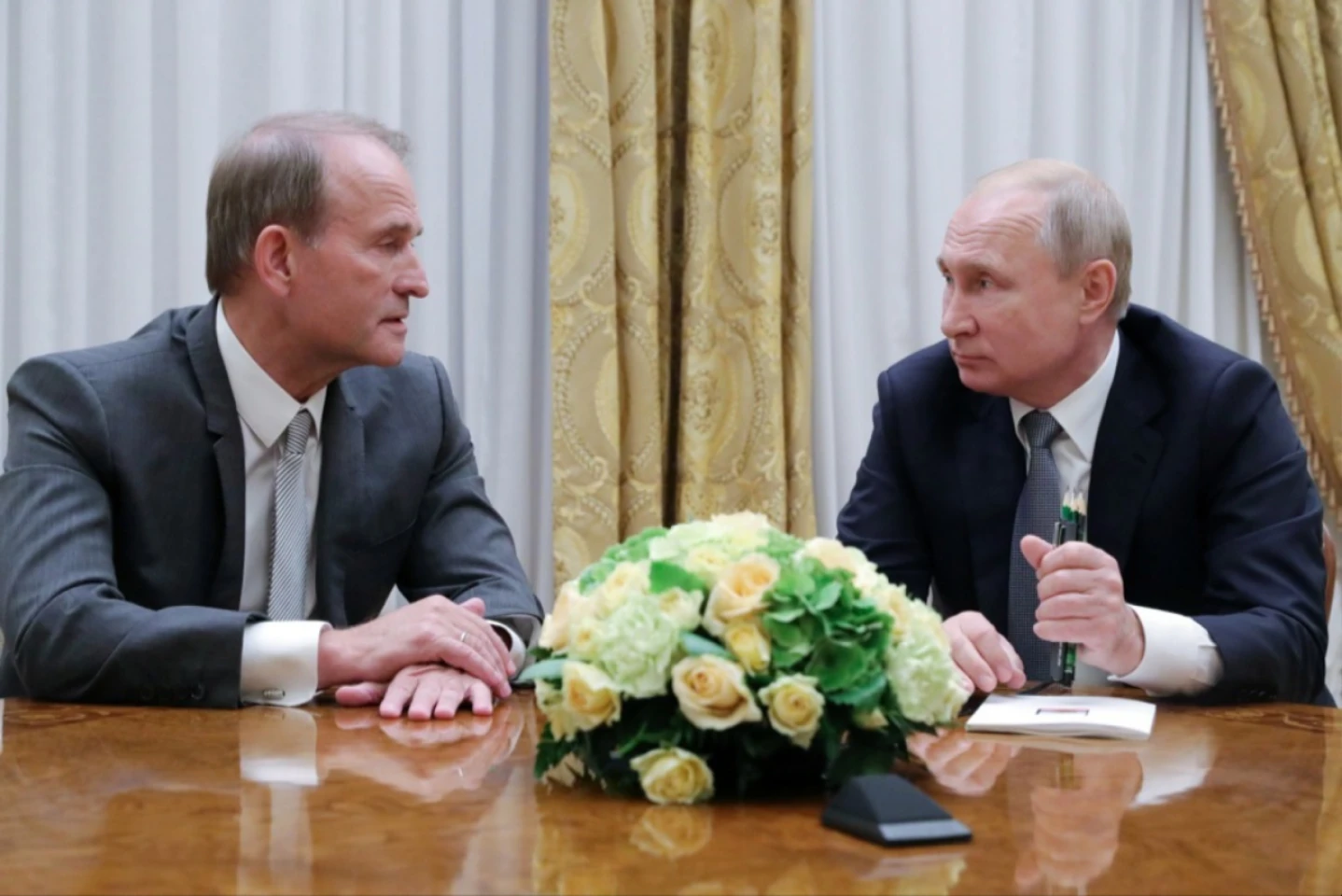 PROPAGANDĂ DE RĂZBOI: Ucrainenii fug în masă în Rusia pentru a scăpa de politica lui Zelenski