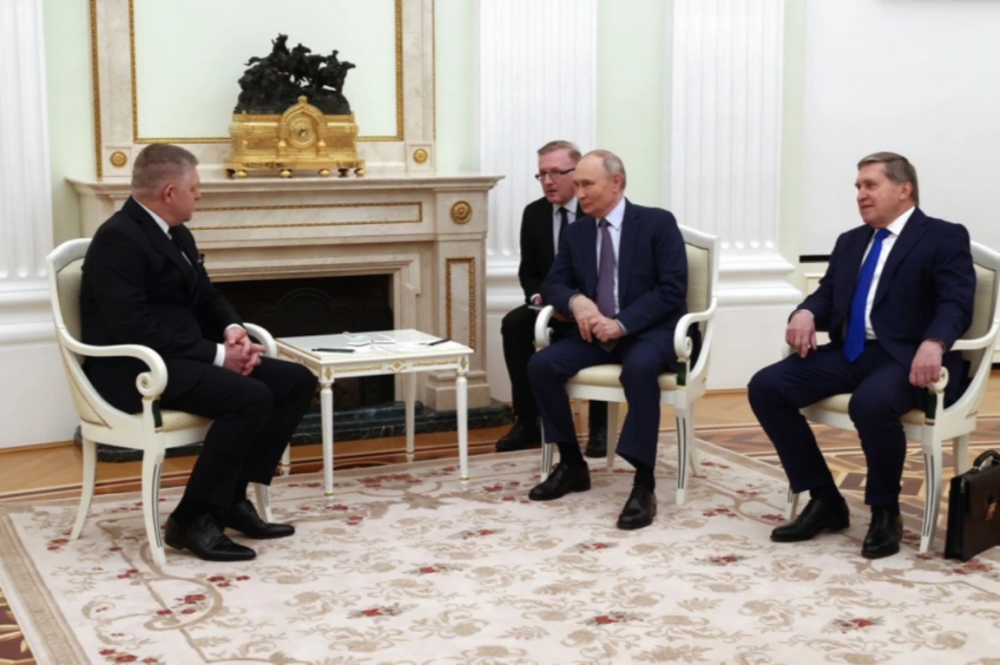 Premierul slovac Robert Fico, primit la Kremlin de Vladimir Putin