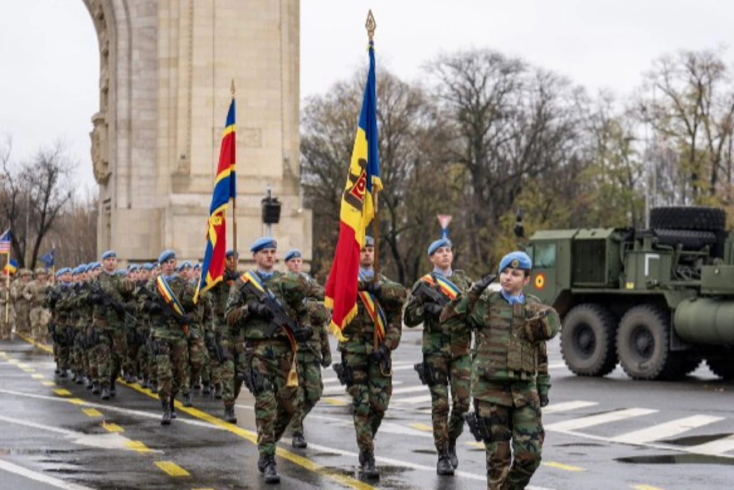 Militarii  moldoveni au defilat la București, de 1 decembrie