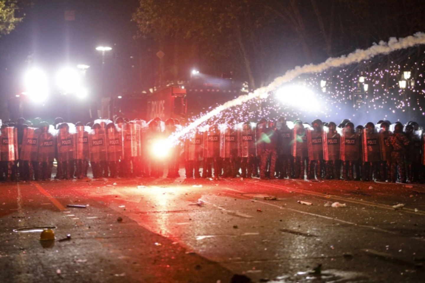 Washingtonul condamnă „folosirea excesivă a forţei” în protestele din Georgia