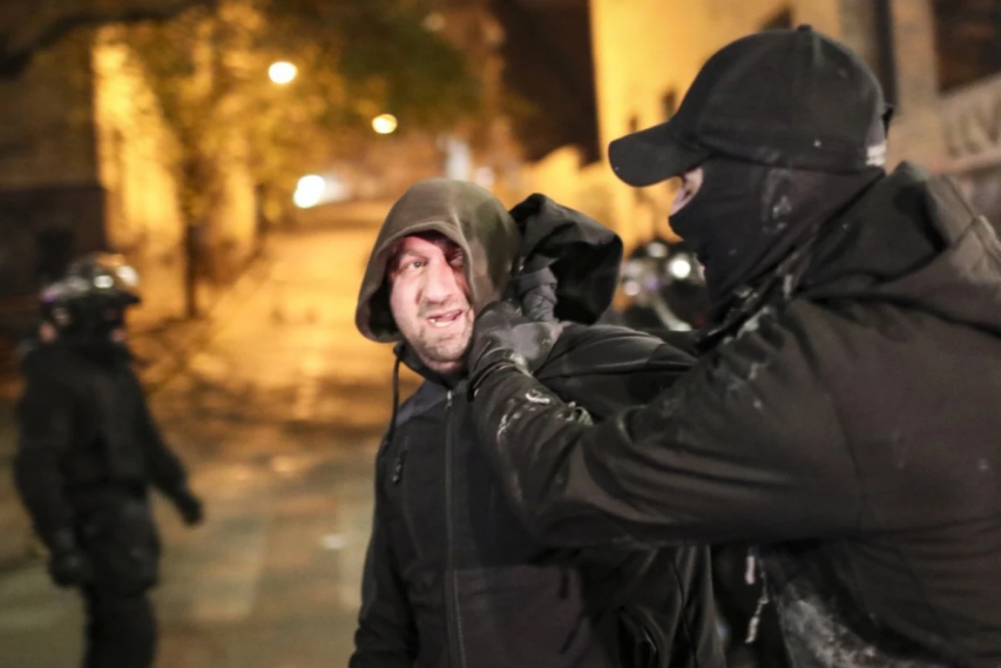 Doi lideri ai opoziției georgiene au fost arestați în legătură cu demonstrațiile proeuropene