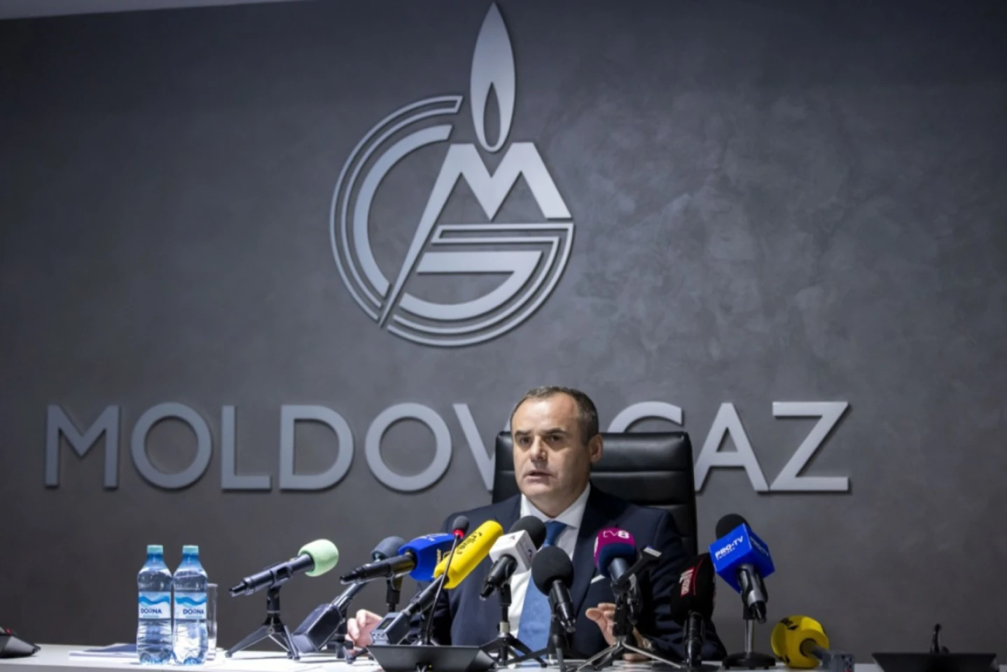 Criza energetică şi luptele din spatele culiselor