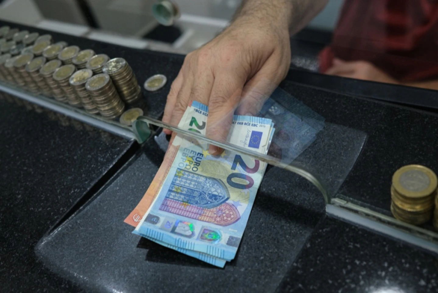 Euro va deveni moneda de referință pentru stabilirea cursului valutar în Republica Moldova