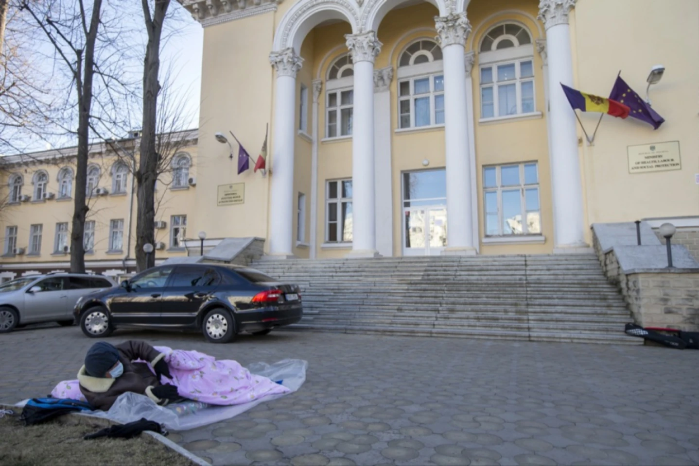 De ce mor mamele în maternități?