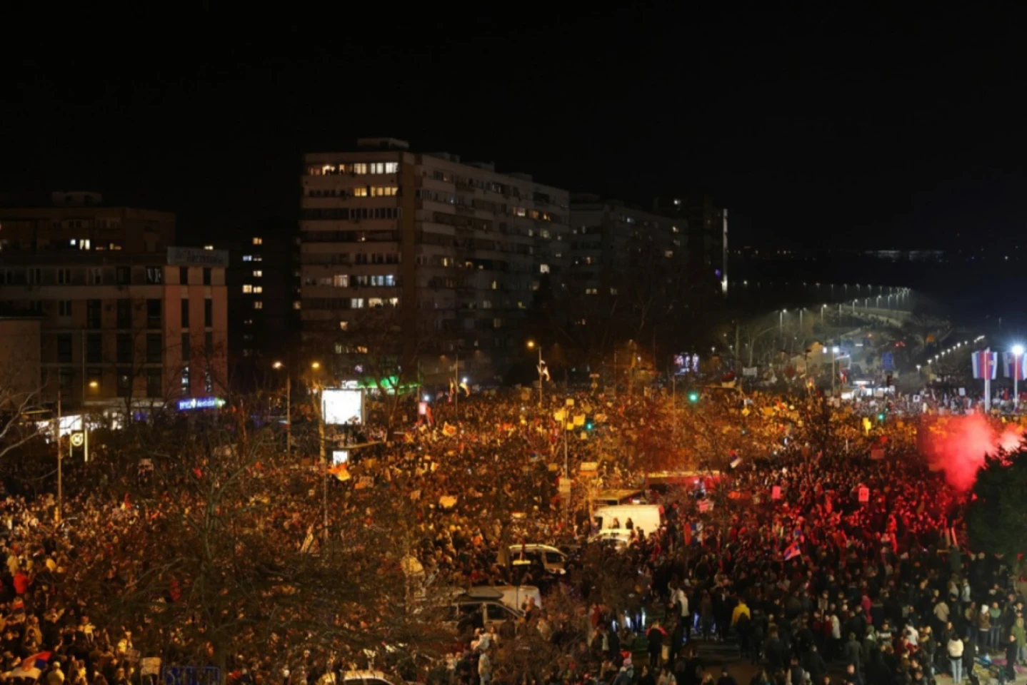 Juriștii din Serbia își suspendă activitatea timp de o lună în sprijinul protestelor anti-corupție