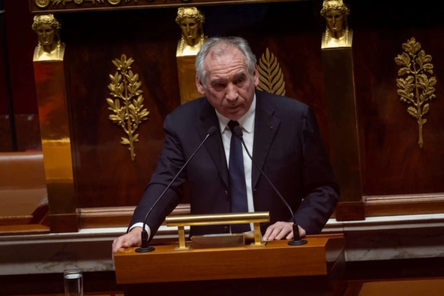 Guvernul Franței supraviețuiește la două moțiuni de cenzură în Adunarea Națională