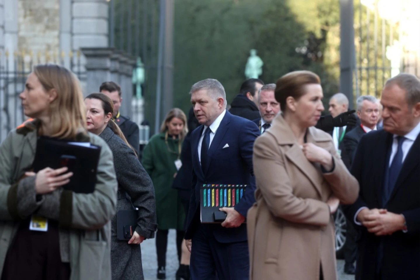 Robert Fico îi solicită lui Musk informații despre granturile USAID pentru Slovacia