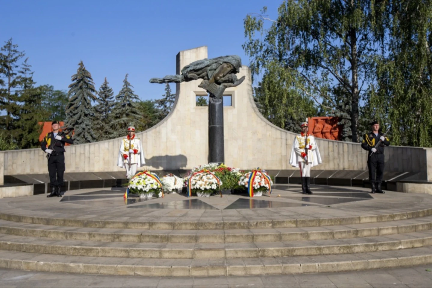 Memoria poetului basarabean Grigore Vieru, onorată la Iași