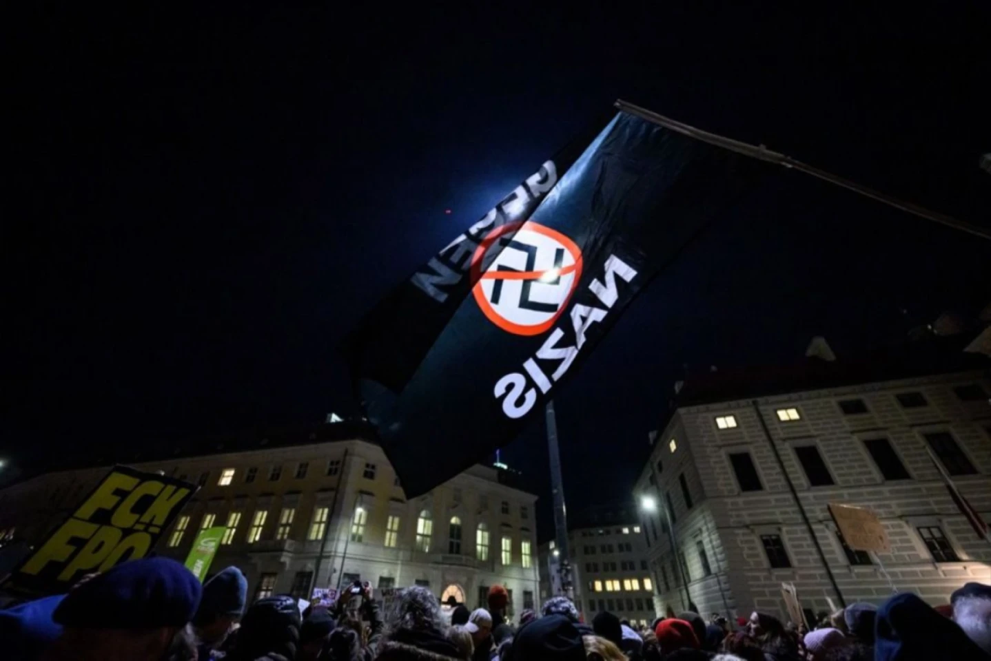 Guvern tripartit de centru în Austria