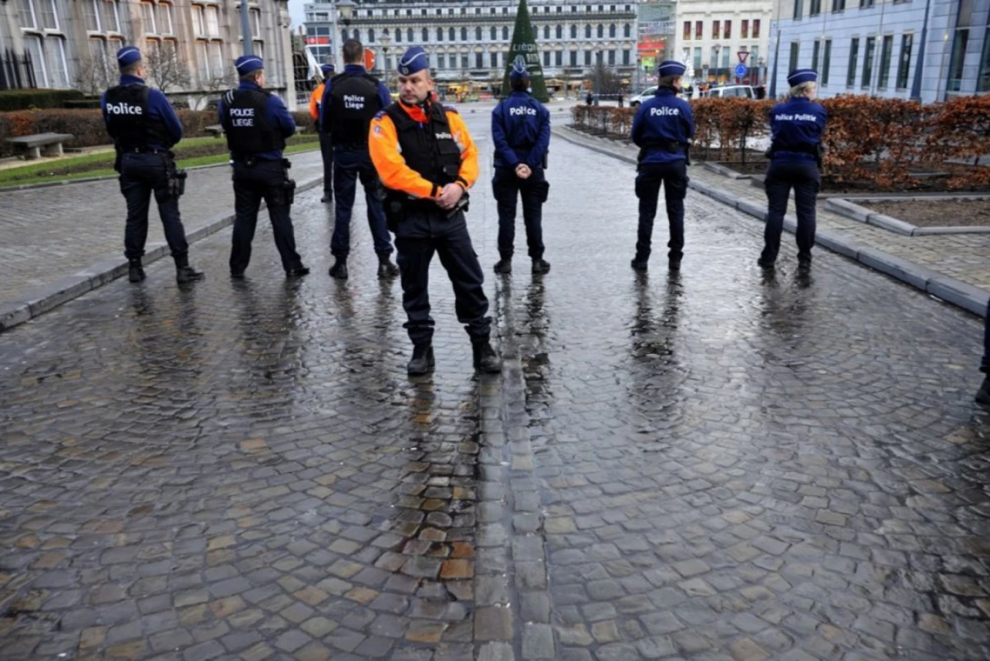 Belgia: un bătrîn dintr-un azil şi-ar fi înjunghiat mortal doi colegi
