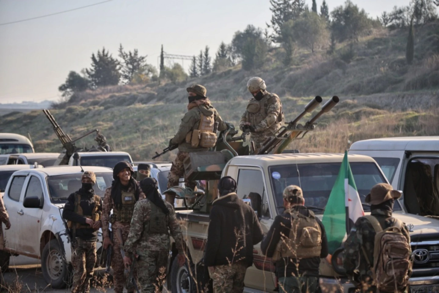 Sute de morţi în luptele din Siria