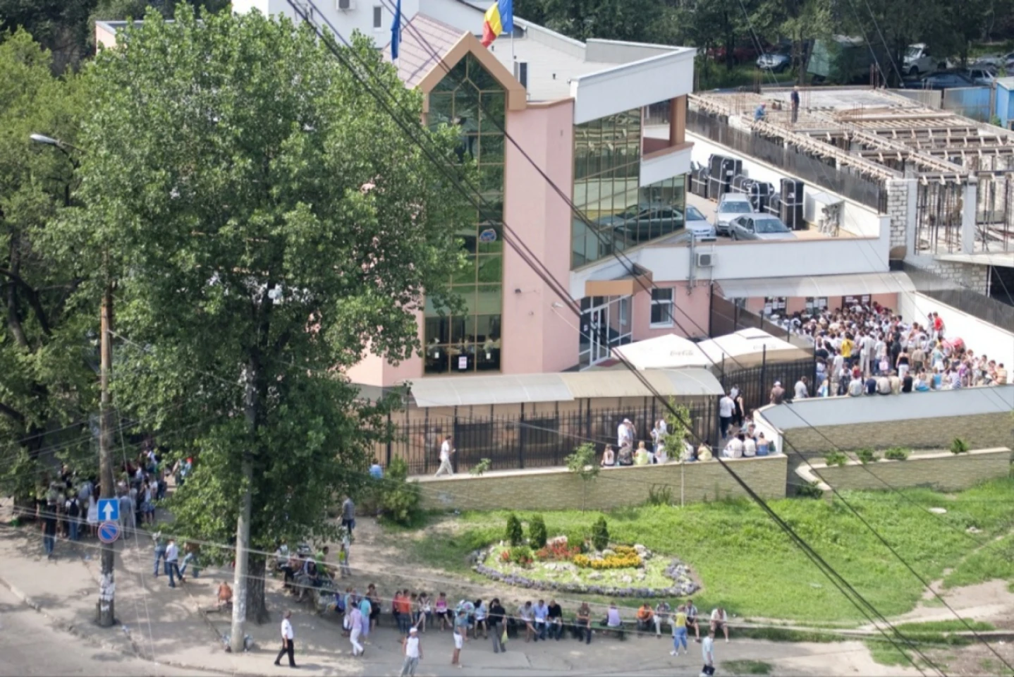 A intrat în vigoare o nouă lege a cetăţeniei române