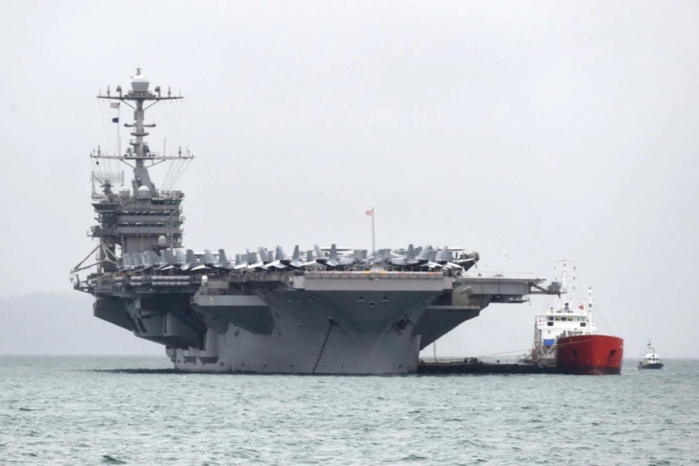 Houthi revendică un atac împotriva portavionului USS Truman în Marea Roşie