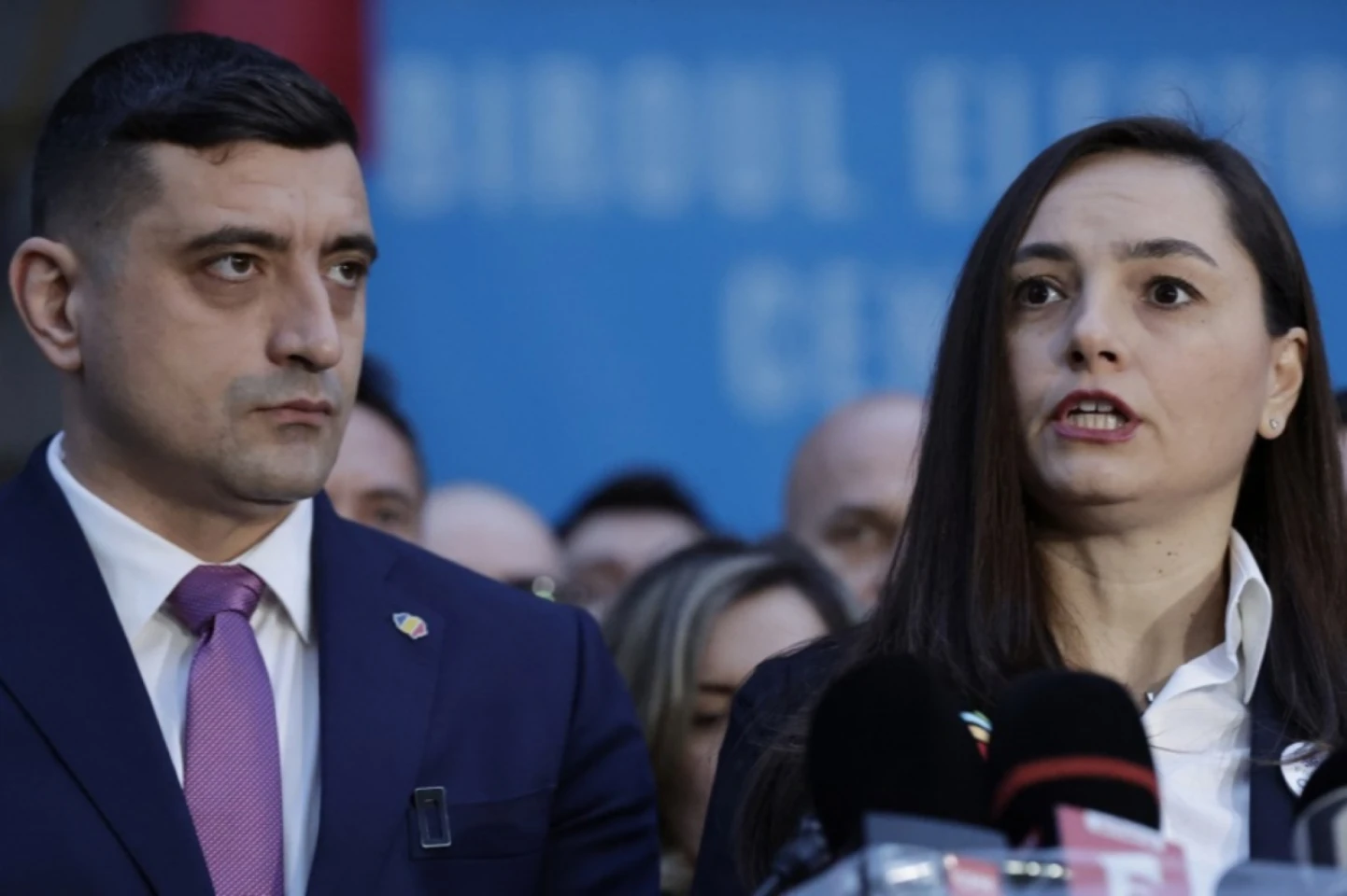 Curtea Constituţională a României judecă ultimele contestaţii privindu-i pe candidații la șefia statului