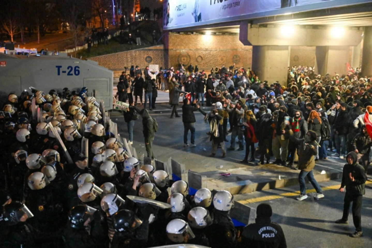 Edili europeni cer eliberarea primarului Istanbulului
