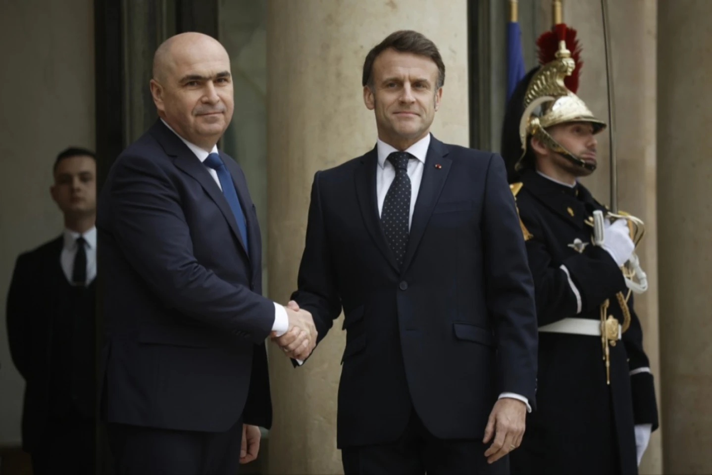 Preşedintele interimar al României,  Ilie Bolojan, participă, la Paris, la o reuniune privind securitatea în Ucraina vecină