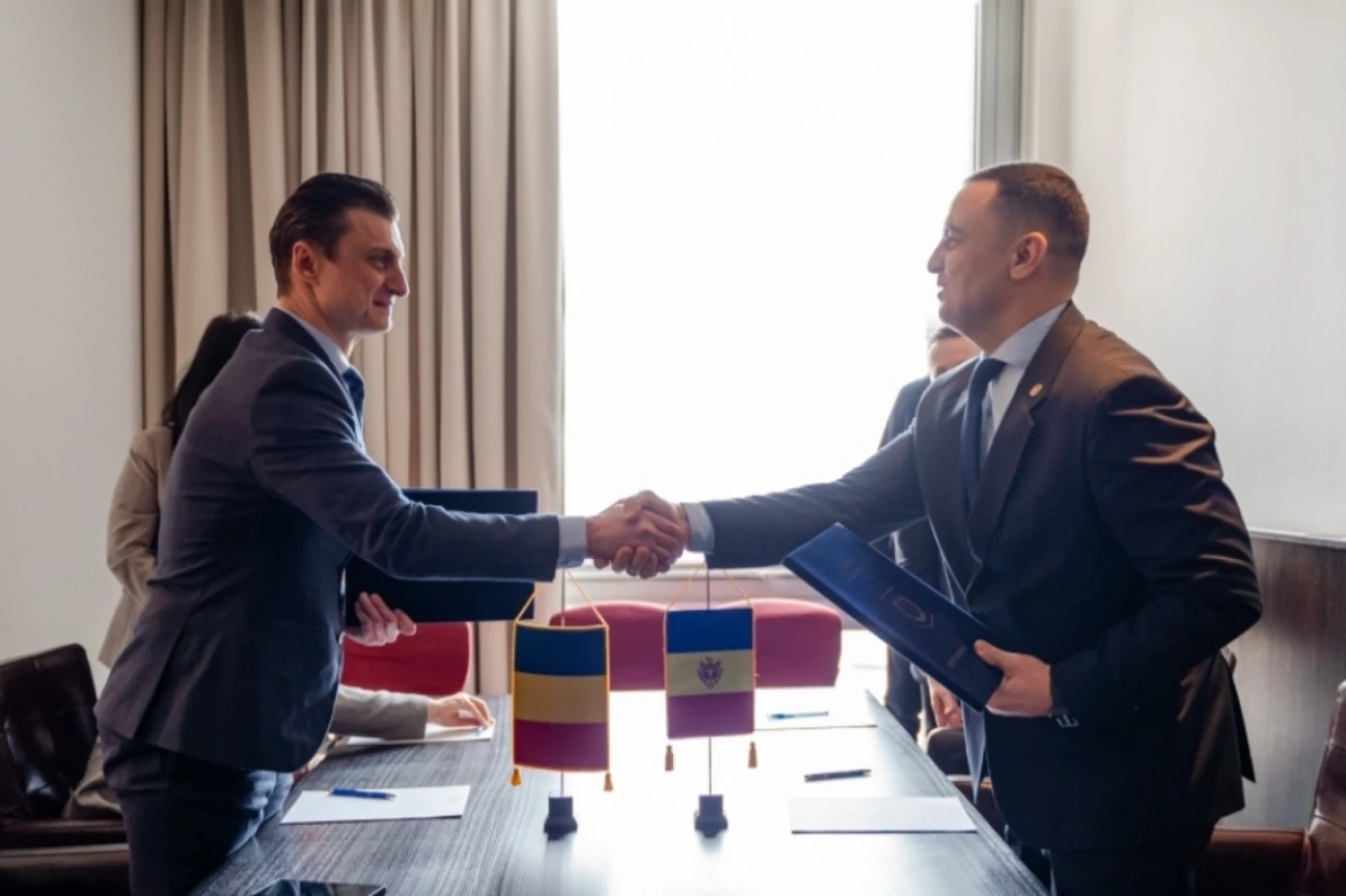 România și R. Moldova semnează un protocol de cooperare pentru combaterea corupției