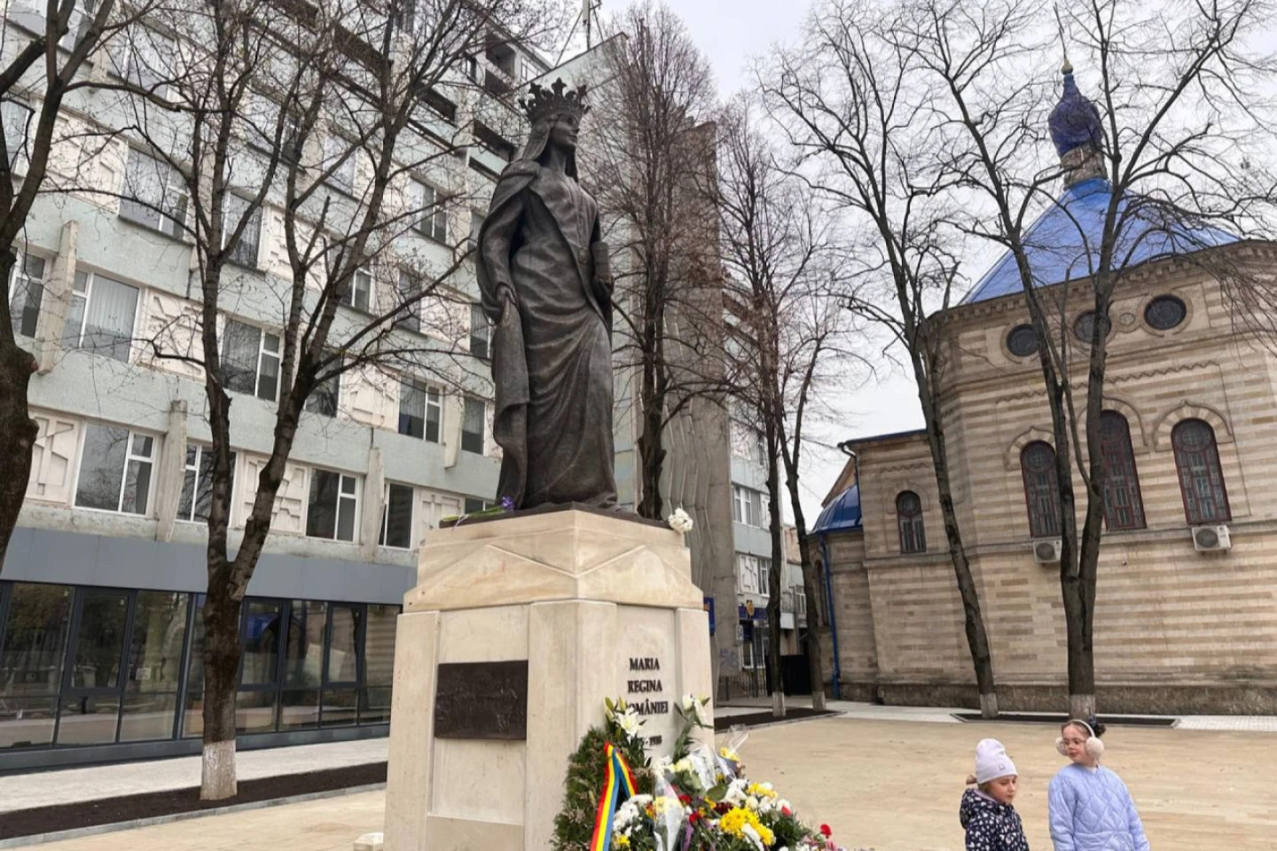 Statuia Reginei Maria inaugurată la Chișinău