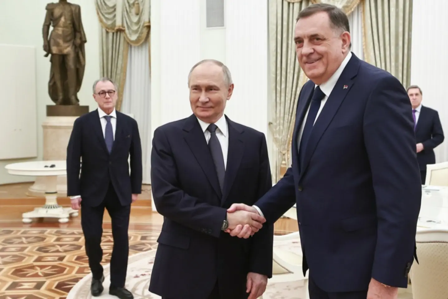 Putin l-a primit la Kremlin pe Milorad Dodik