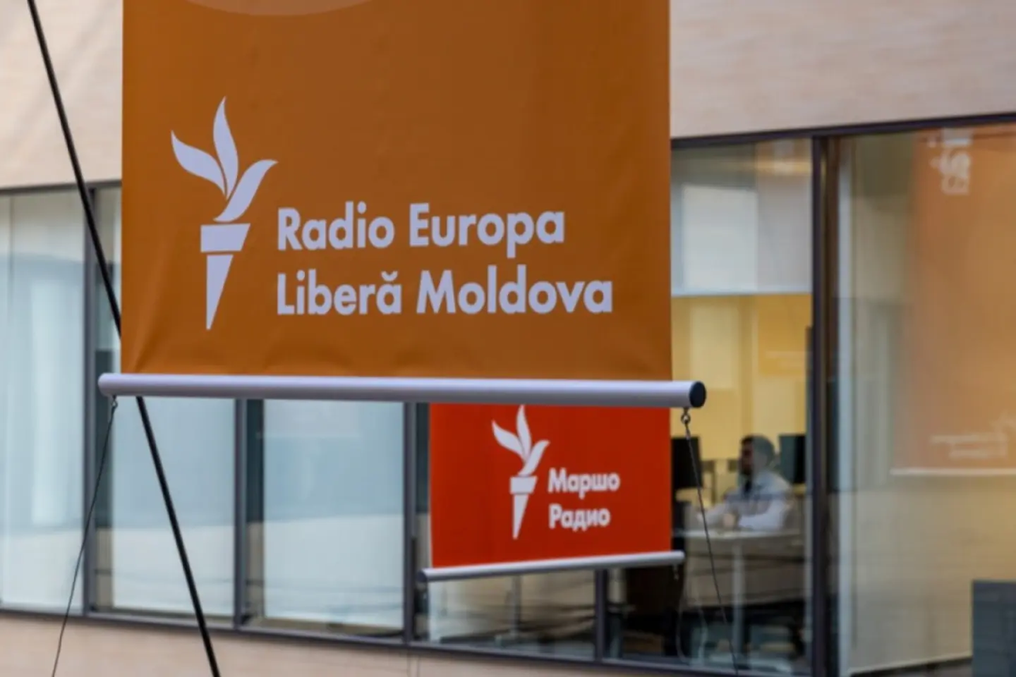Washingtonul a întrerupt difuzarea Radio Free Europe/Radio Liberty în Rusia