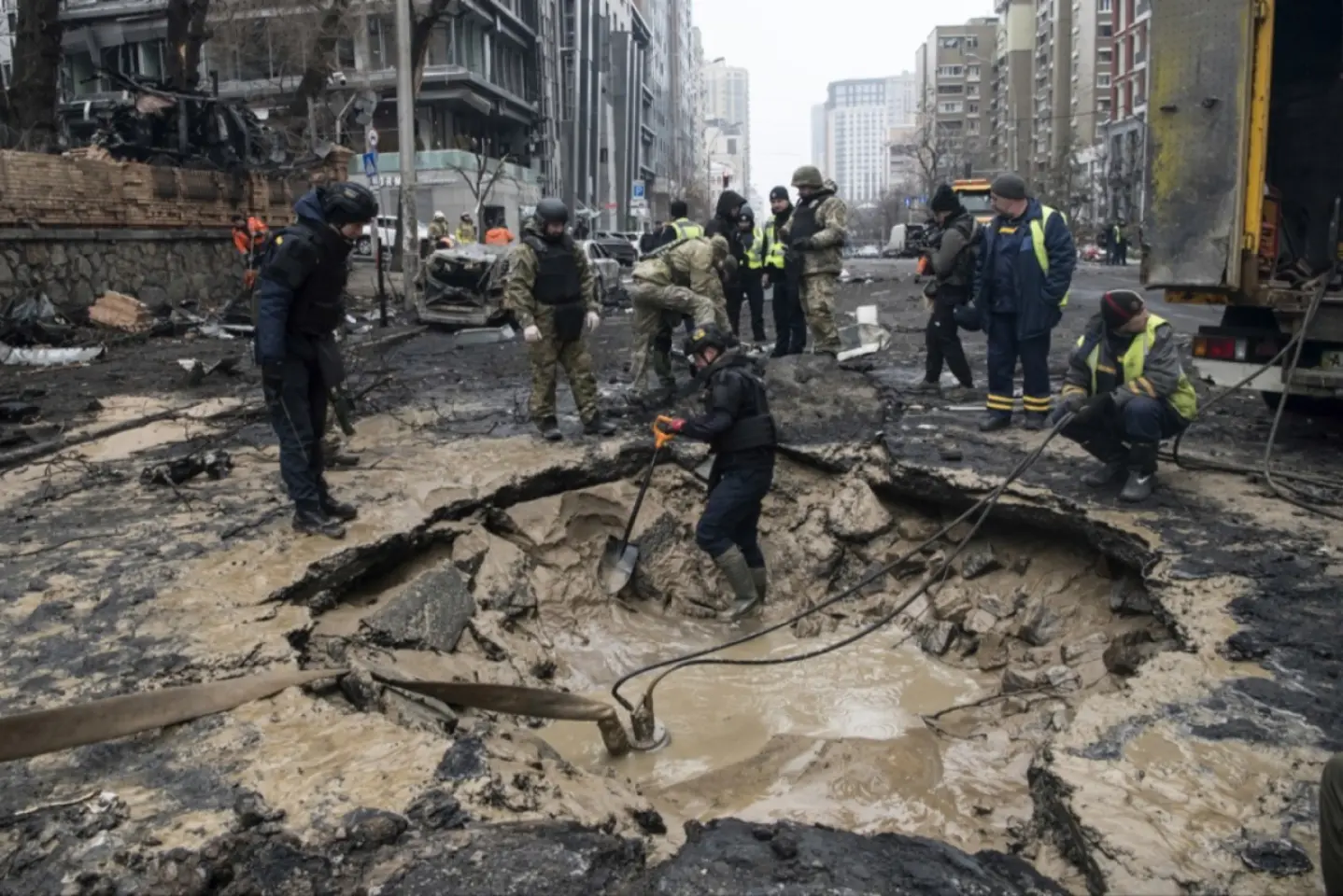 Cel puțin trei răniți la Kiev, într-un atac rusesc cu rachetă
