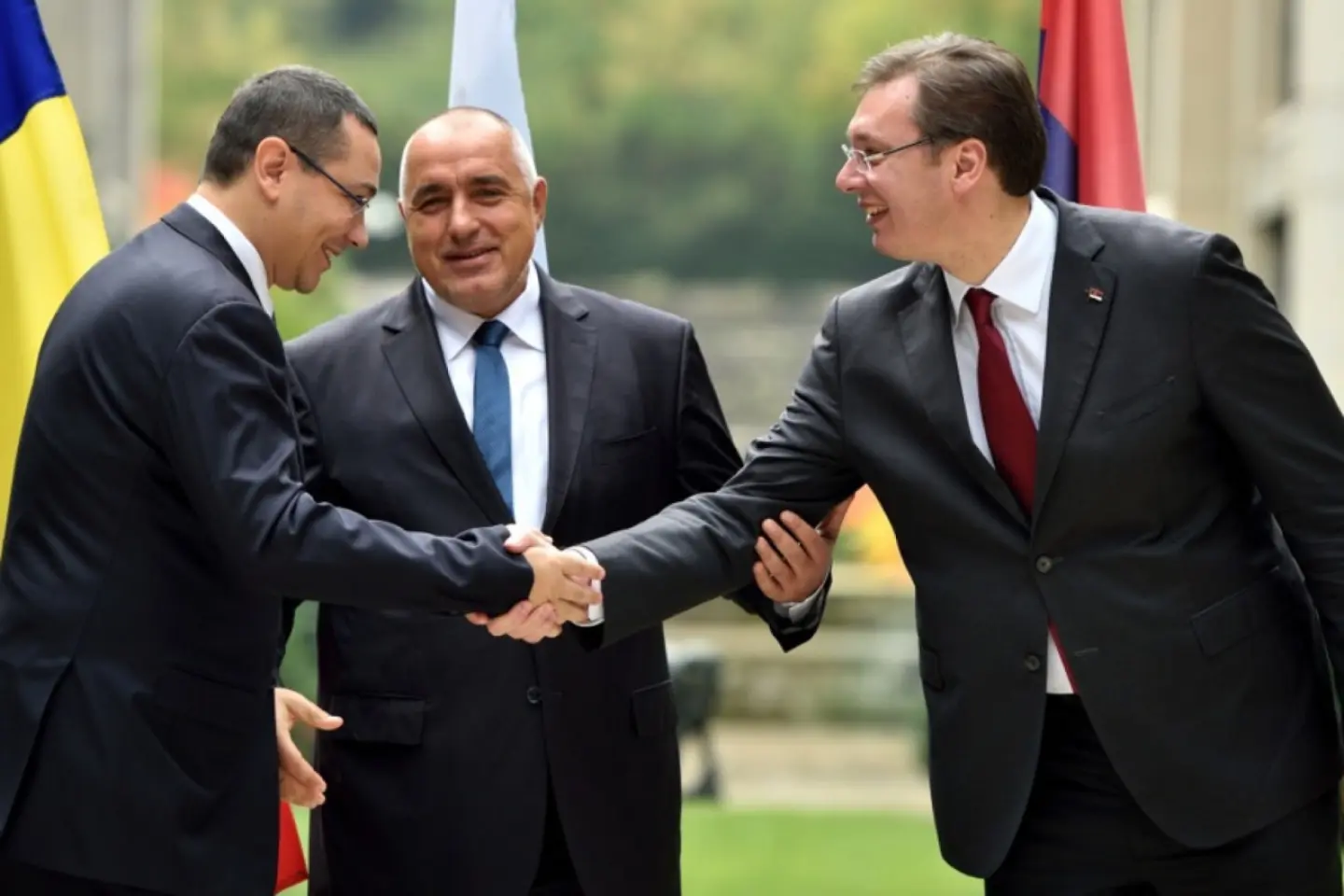 România, buletin electoral: candidatul Victor Ponta mărturisește că, pe când era premier PSD, a ales să fie inundate sate româneşti de pe Dunăre, pentru ca apele fluviului să nu se reverse în Serbia