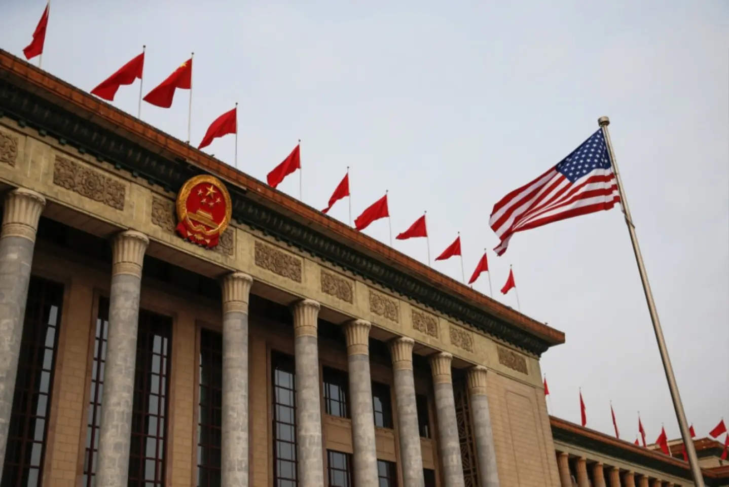 China majorează tarifele pentru produsele americane la 125%