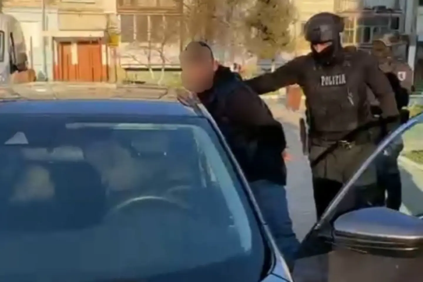 Percheziții în Găgăuzia: Un reținut în dosarul finanțării ilegale a partidelor