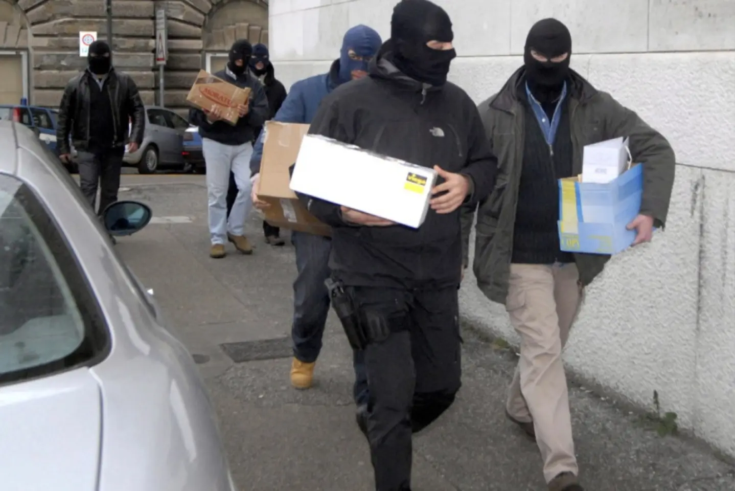 Poliția anti-terorism italiană a arestat un tunisian suspectat de legături cu gruparea Statul Islamic