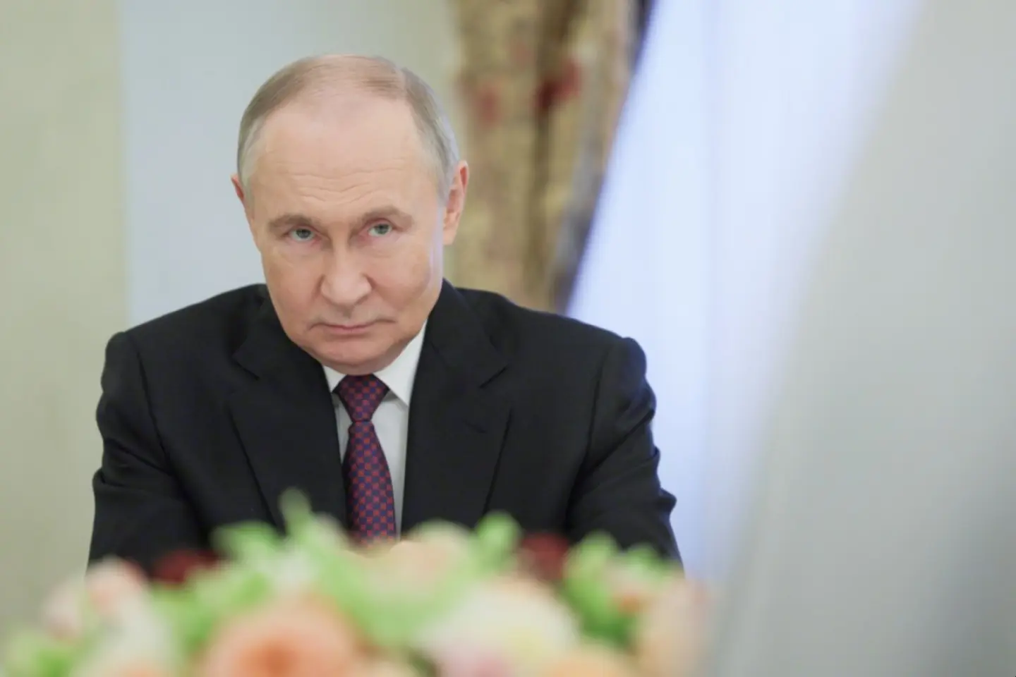 FT: Putin propune înghețarea frontului din Ucraina