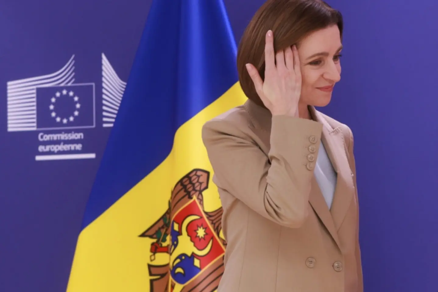 Noi falsuri despre Maia Sandu. Garderoba de lux a președintei
