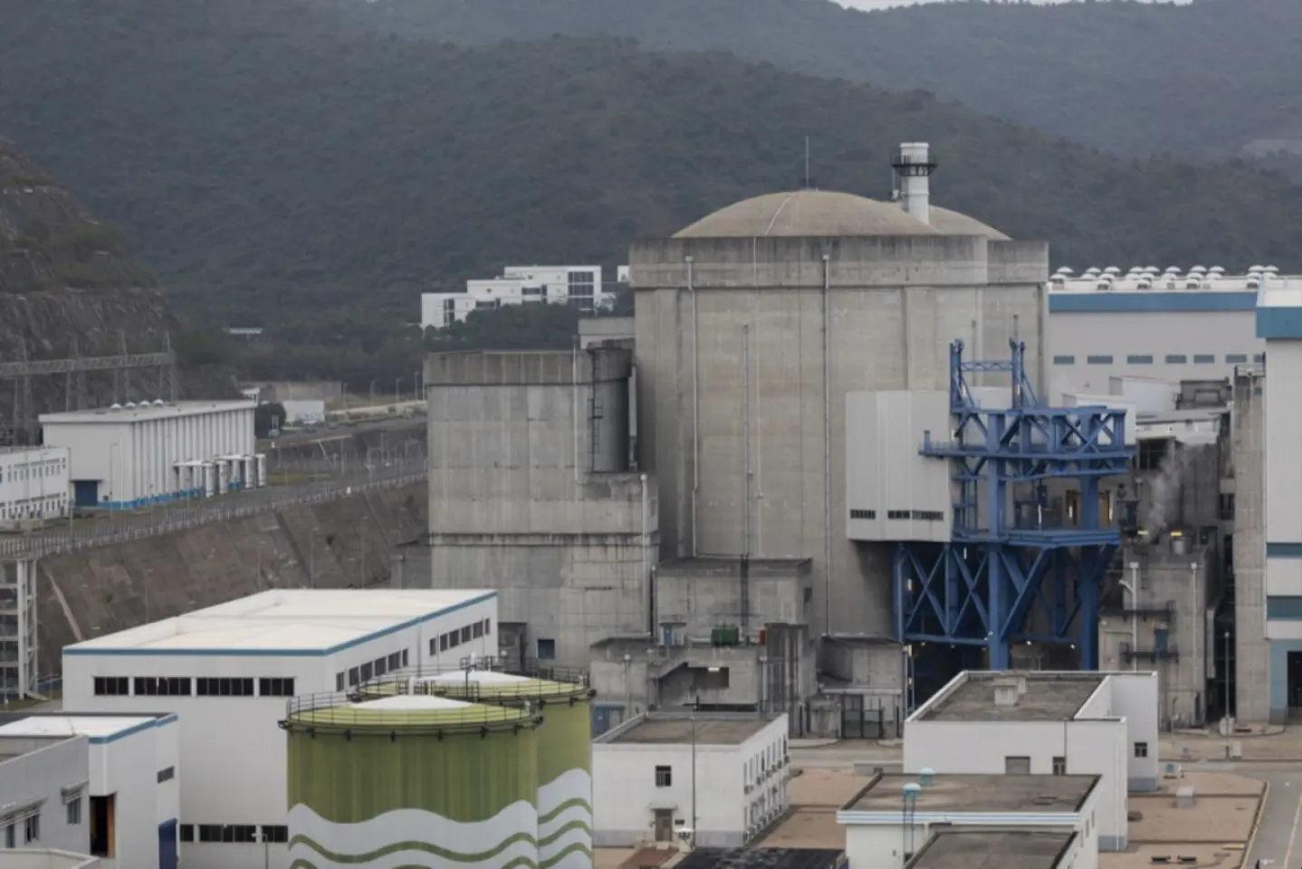 China va construi alte zece reactoare nucleare
