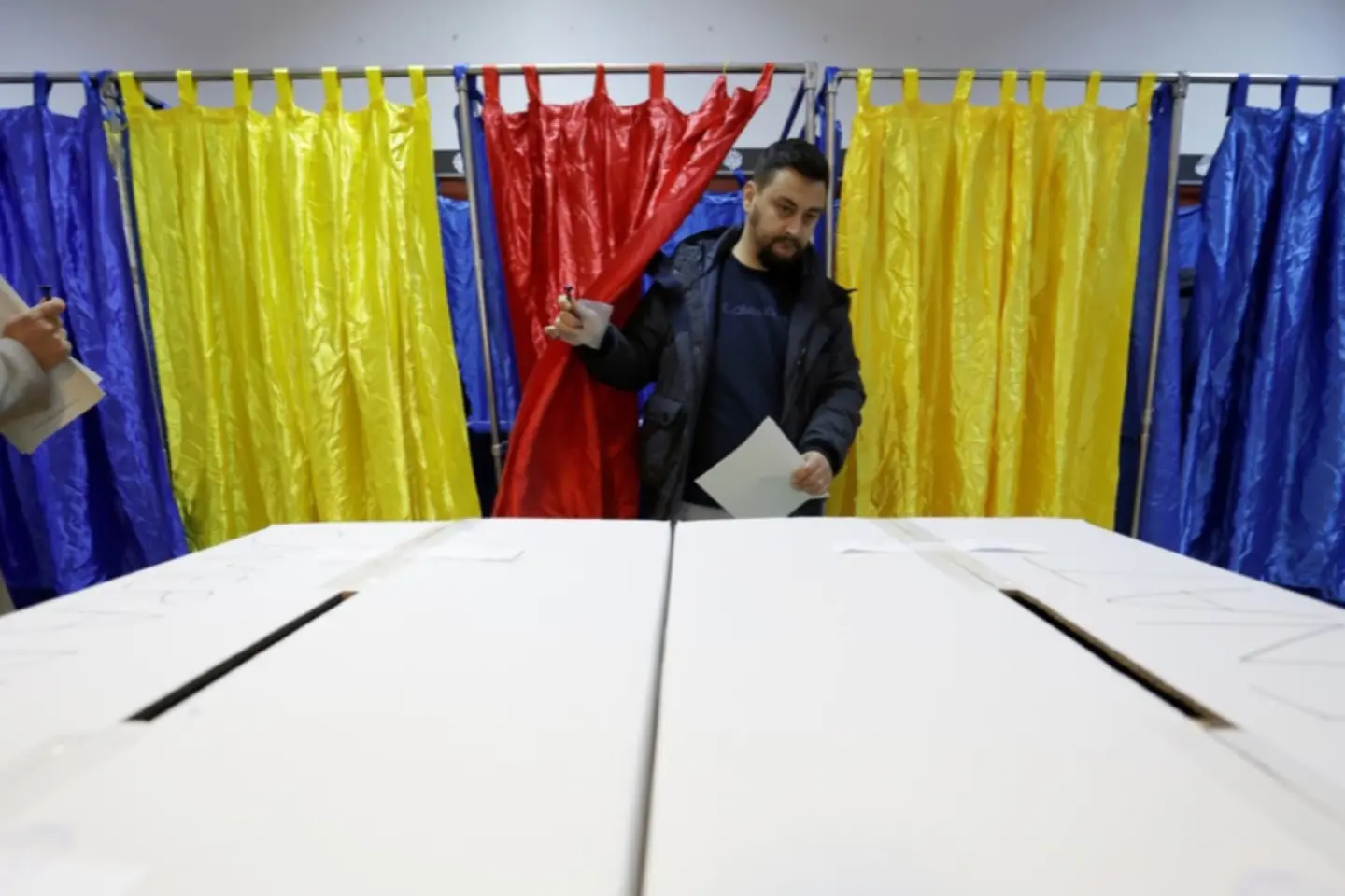 Românii din Republica Moldova au început să voteze pentru președintele României