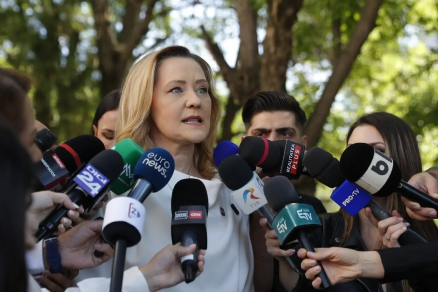 România după alegeri: Elena Lasconi şi-a anunţat demisia din funcţia de lider al USR