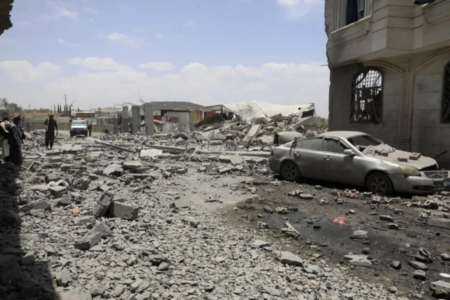 Israelul anunță că a lovit infrastructuri ale rebelilor houthi din Hodeida