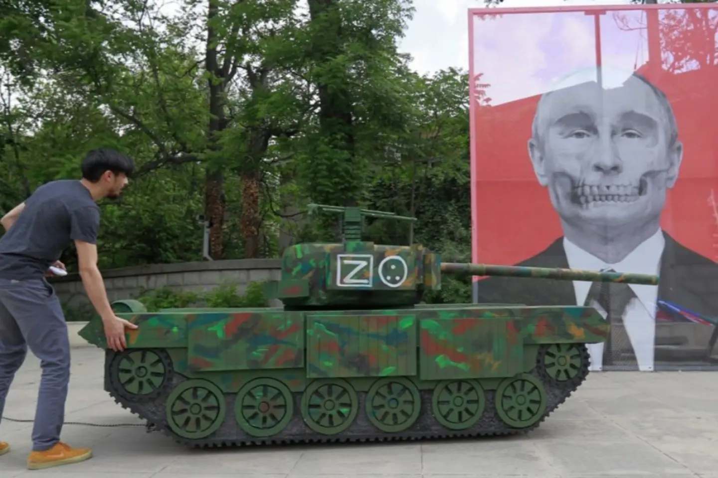 România respinge declaraţiile preşedintelui rus, Vladimir Putin, privind bazele americane de pe teritoriul său