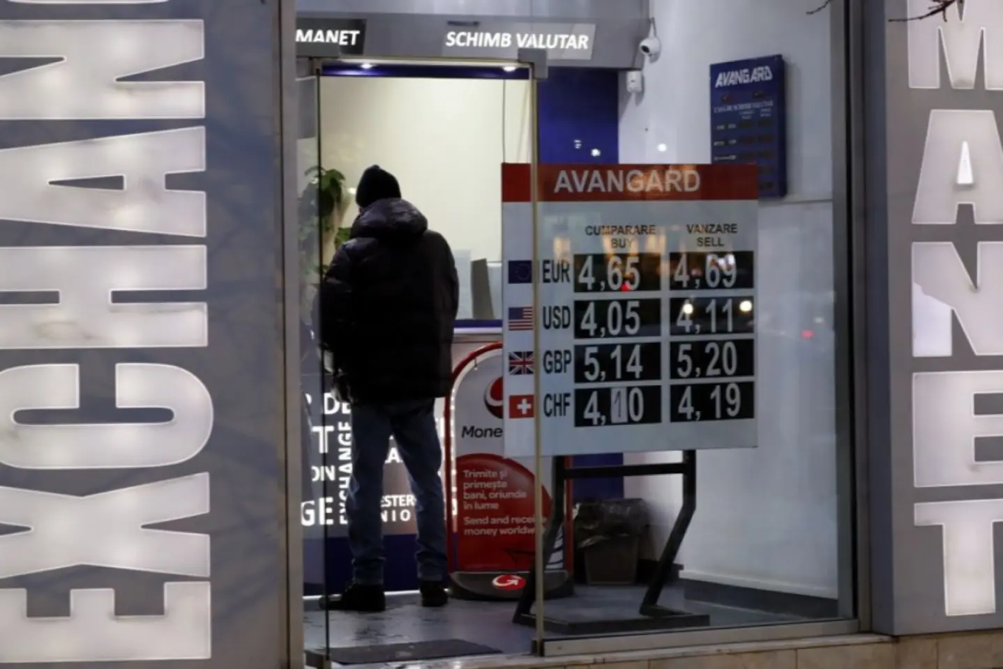 Moneda naţională românească, leul, s-a depreciat, din nou, în raport cu euro