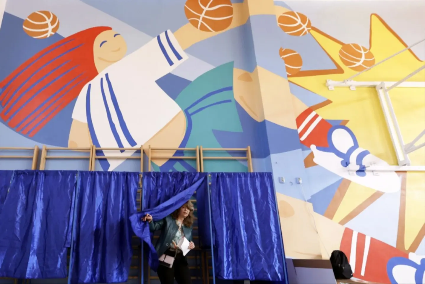 Românii din diaspora votează în turul al doilea al alegerilor prezidențiale; prezență ridicată în Republica Moldova// UPDATE