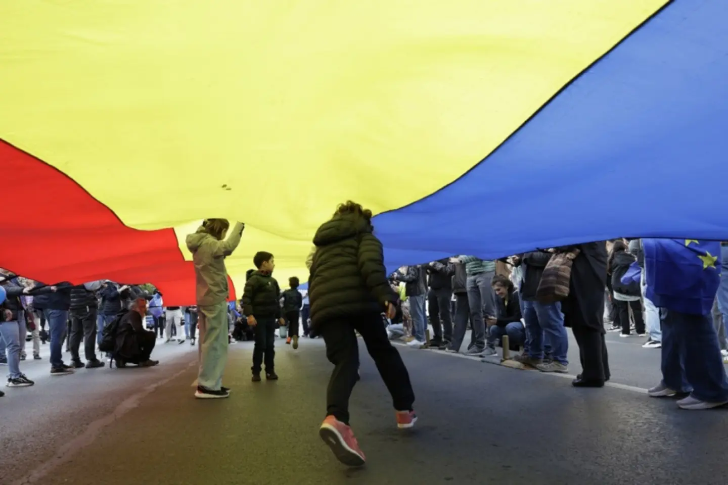 ALEGERI PREZIDENȚIALE ÎN ROMÂNIA/ 75 de mii de cetățeni români au votat în R. Moldova în primele două zile