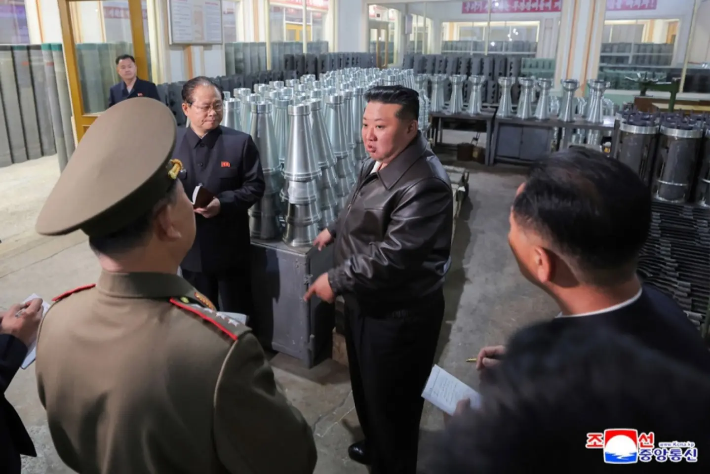 Kim Jong Un a solicitat armatei nord-coreene progrese în pregătirea pentru război