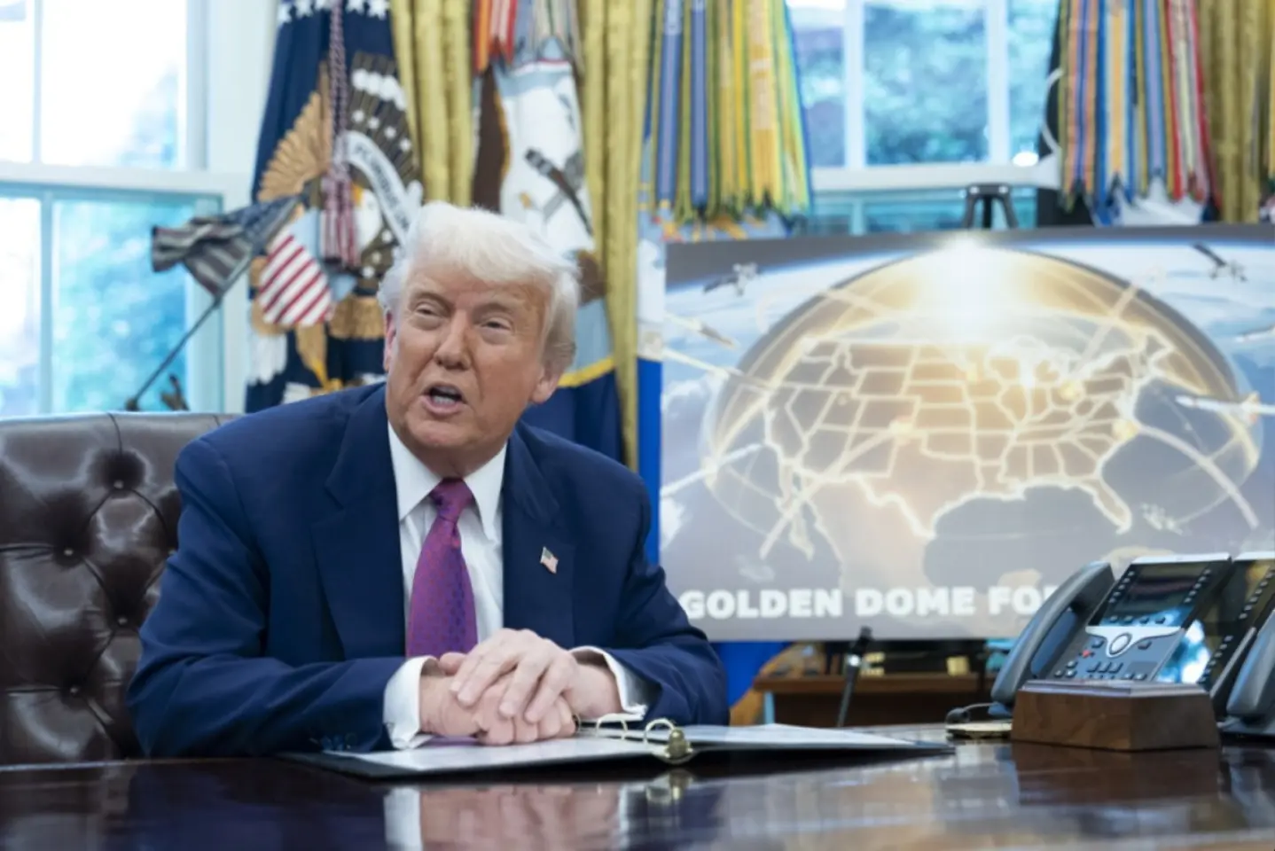 Trump anunță construirea unui scut antirachetă pentru Statele Unite