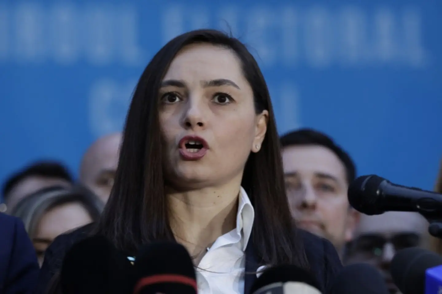 România după alegeri: POT se dezintegrează
